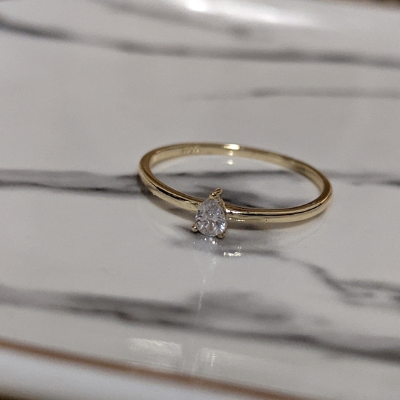 Golden Ring Teardrop Size 8 S925 - Picture 2 of 5